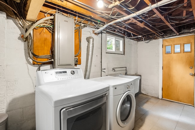 Building Photo - 3700 Kennedy Street