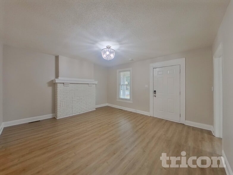 Building Photo - 1511 N Davidson St