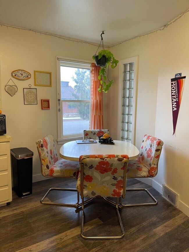 Building Photo - 123 Livingston St