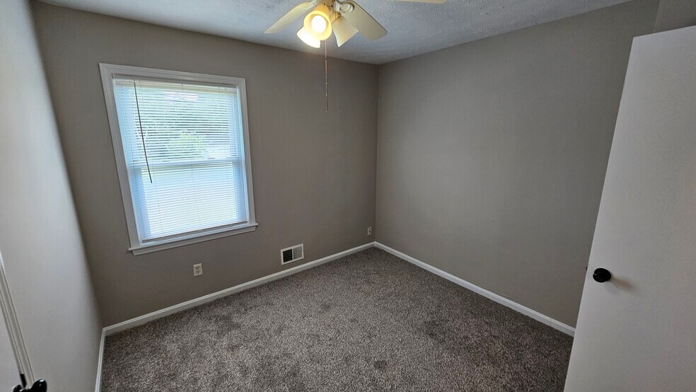 Bedroom 3 - 9323 Willowwood Way