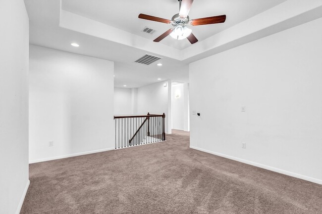 Building Photo - 2907 Zelma Dr