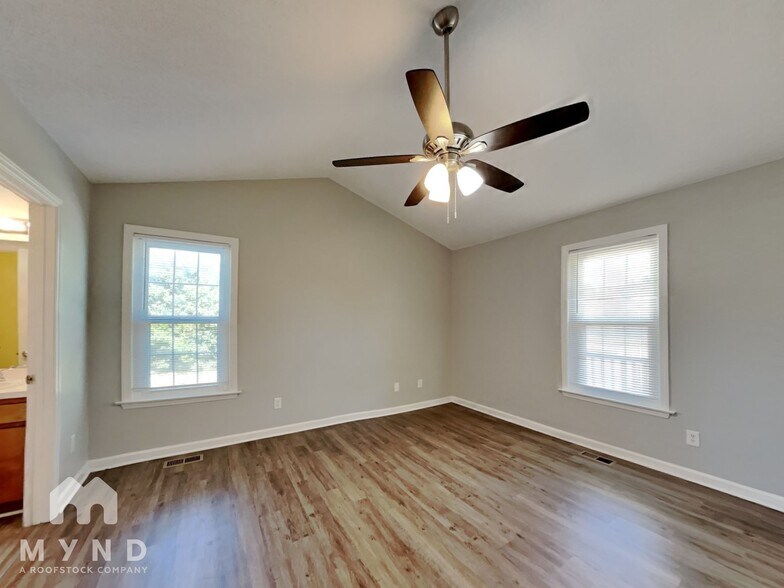 Building Photo - 204 Skylar Ln