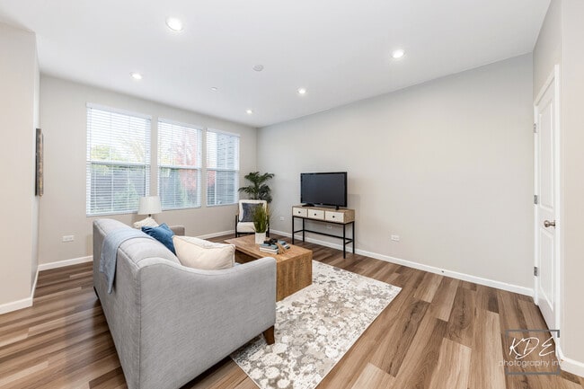 Building Photo - 2110 Weatherbee Ln