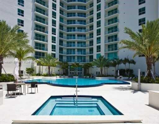 Building Photo - 300 S Biscayne Blvd