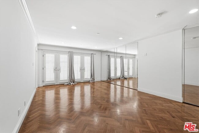 Building Photo - 6460 Via Colinita