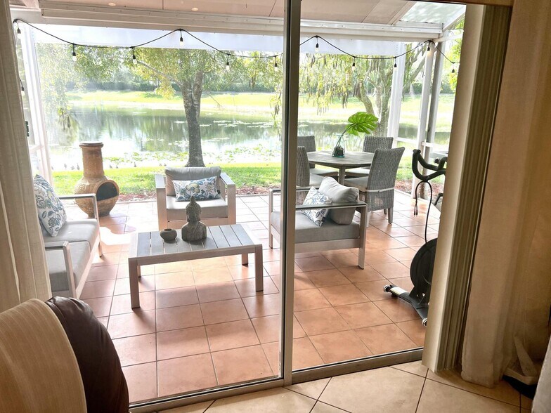 Building Photo - 10614 Lake Shore Dr