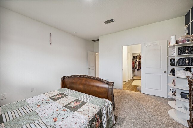 Building Photo - 5102 Hedgerose Ln