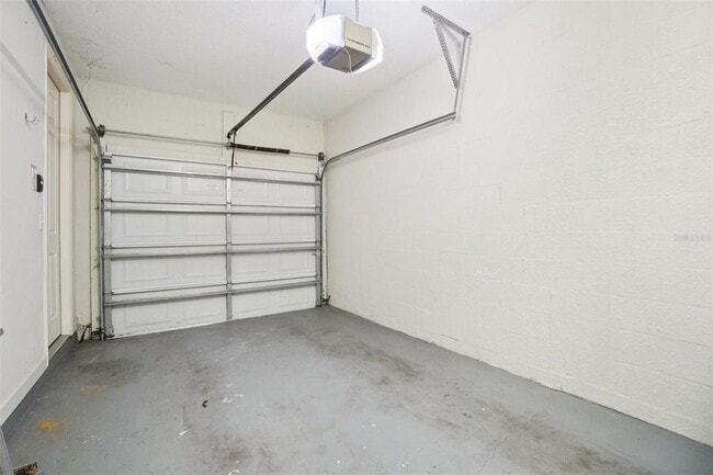 Building Photo - 502 S Albany Ave