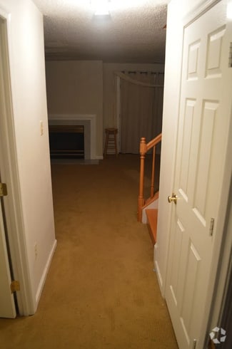 Building Photo - 2342 Massanutten Dr