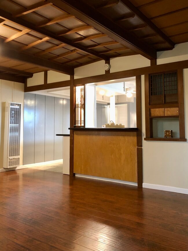 Building Photo - 2447 Malabar St