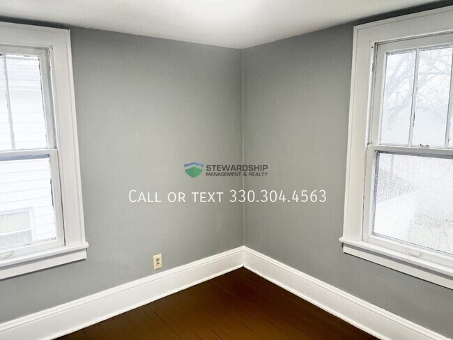 Building Photo - 1012 Brown St