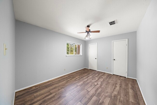 Building Photo - 7014 Woodfern Dr