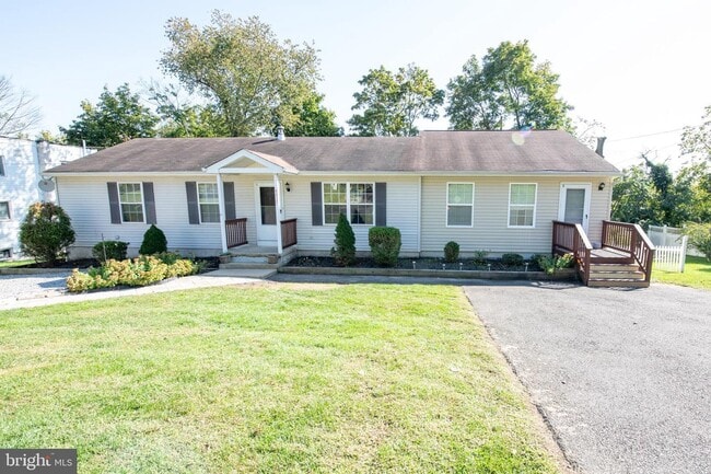 Primary Photo - 4417 Grove Ave