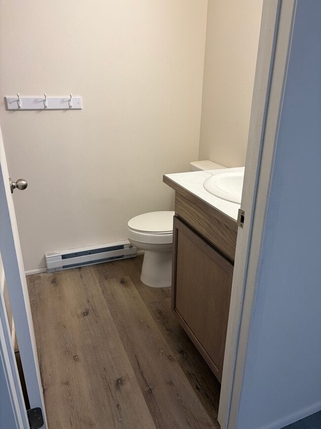 Building Photo - 797 Meadows Dr