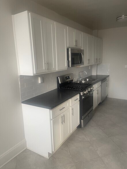 Building Photo - 1436 Lozier Pl