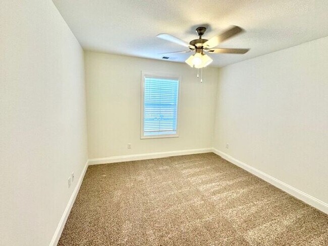 Building Photo - Now Leasing a 5-Bedroom 3 Bath Home in Olive Branch, MS Zoned for Great Schools-DeSoto Central.