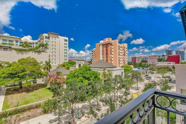 Building Photo - 600 S Dixie Hwy