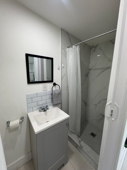 Primary Photo - 6242 SW 24th St