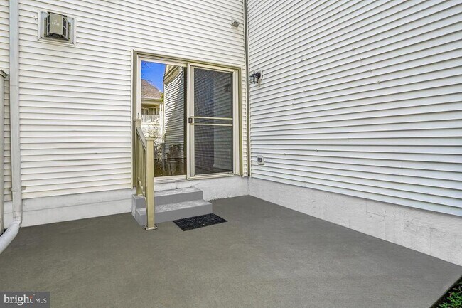 Building Photo - 20238 Portsmouth Blvd