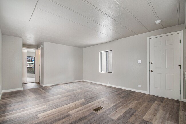 Building Photo - 1021 Glen Creighton Dr