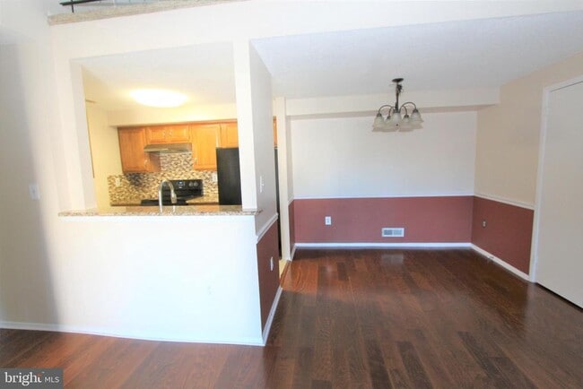 Building Photo - 2202 Aspen Dr