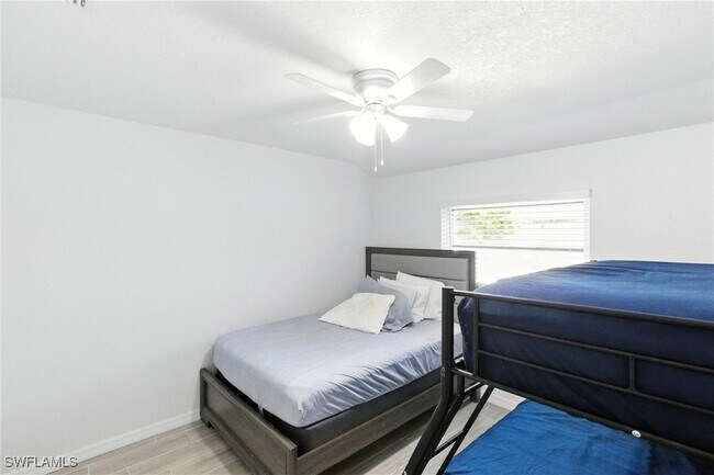 Building Photo - 830 Columbia St