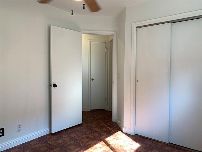 Building Photo - 210 Evergreen Cir