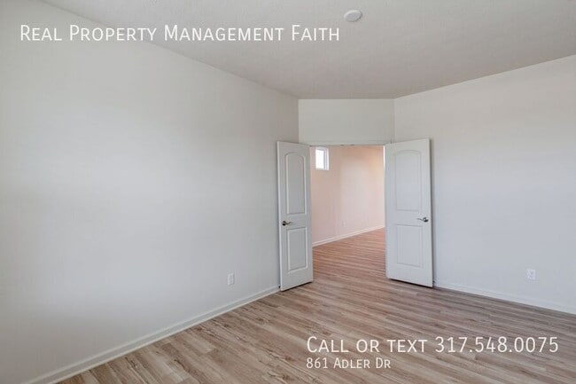 Building Photo - 861 Adler Dr