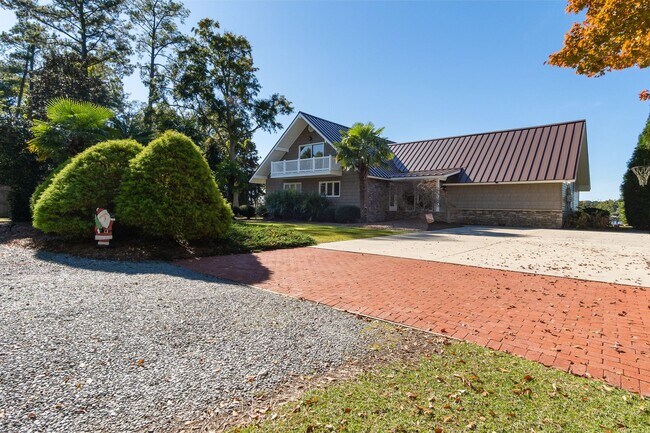 Building Photo - 810A Madam Moores Ln