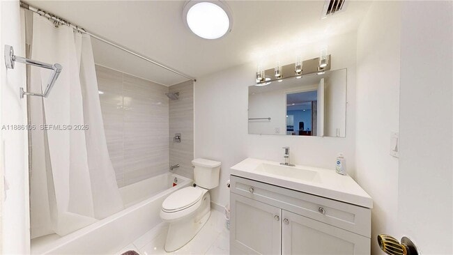 Building Photo - 3140 S Ocean Dr