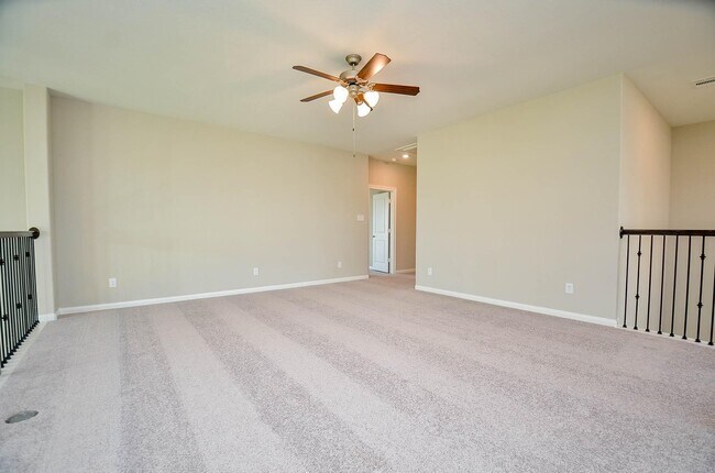 Building Photo - 4711 Hollow Tree Dr