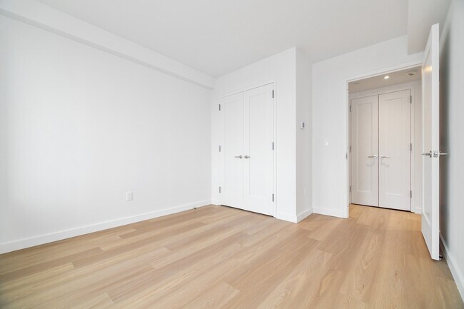Building Photo - 71-82 Parsons Boulevard