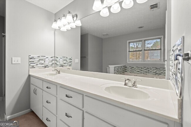 Building Photo - 115 Rockhurst Chase