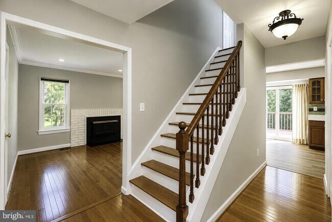 Building Photo - 15025 Timberlake Dr