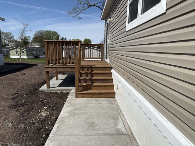 Building Photo - 13895 Bunratty Ave