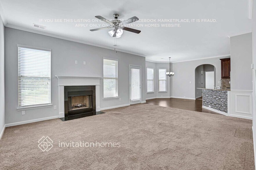 Building Photo - 1491 Long Acre Dr