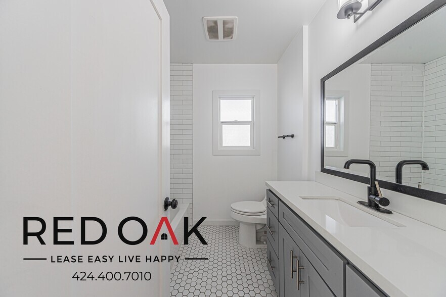 Building Photo - 1060 N Avenue 50