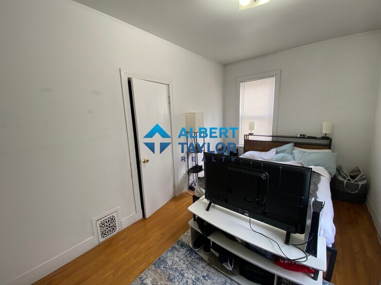 Building Photo - 530 Cambridge St