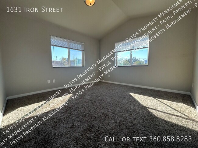 Building Photo - 1631 Iron St