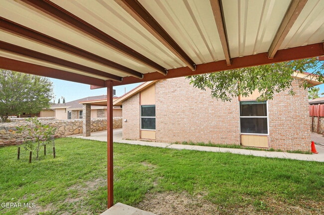 Building Photo - 14336 Puentecillas Dr