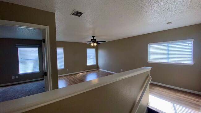 Building Photo - Beautiful Home in Established Neighborhood