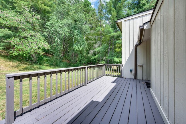 Building Photo - 5116 Prince Phillip Cove