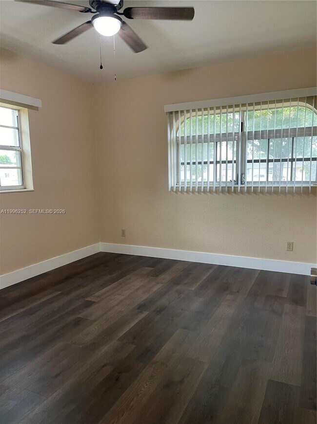 Building Photo - 16924 SW 112th Ct