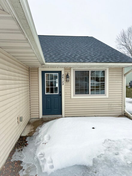 Building Photo - 26189 W 3rd Ave