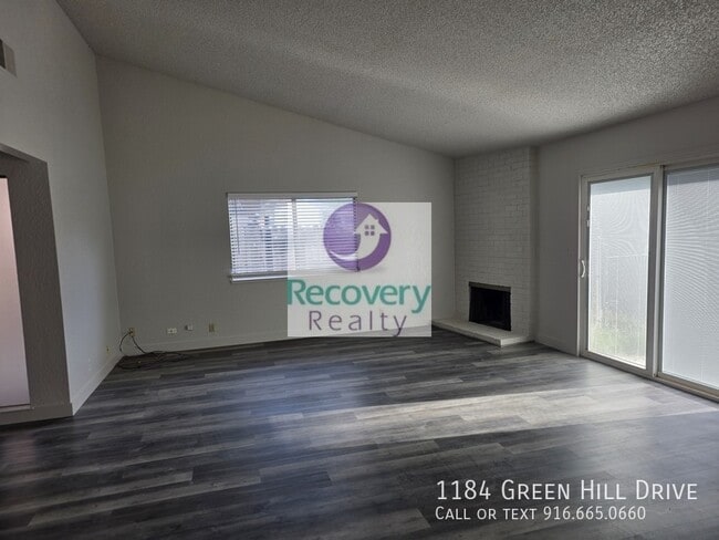 Building Photo - 1184 Green Hill Dr