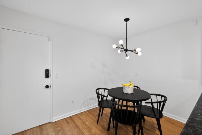 Building Photo - Elegant & Spacious Contemporary Townhome in Serene Potomac Enclave