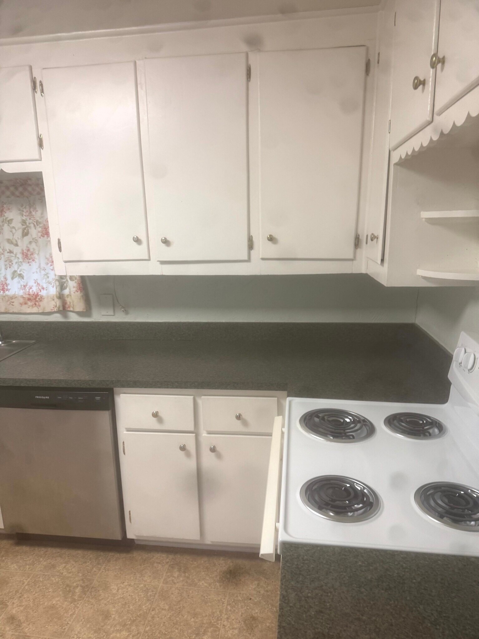 Building Photo - 402 NW 3rd Ave