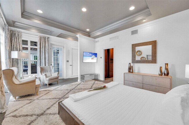 Building Photo - 1317 Middle River Dr