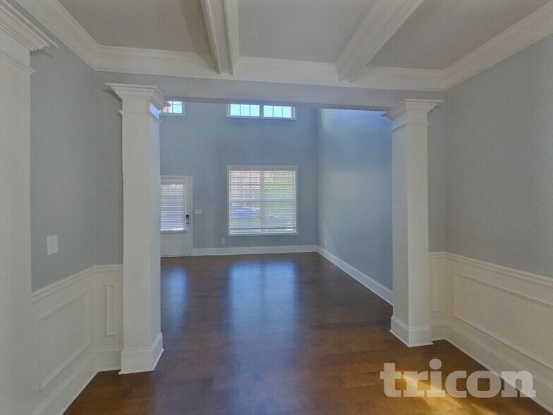 Building Photo - 7064 Demeter Dr