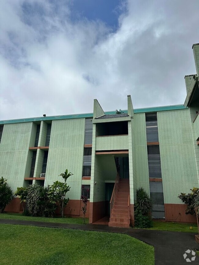 Building Photo - Lalawai Hale 2 bedroom, 1 bath, 1 uncovere...